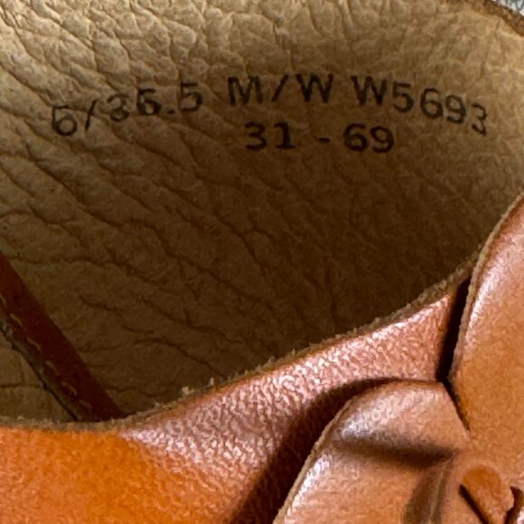 BORN WOMEN'S LEATHER WEDGE SLIP ON SANDALS BROWN SIZE 6 / 36.5 - Picture 15 of 16